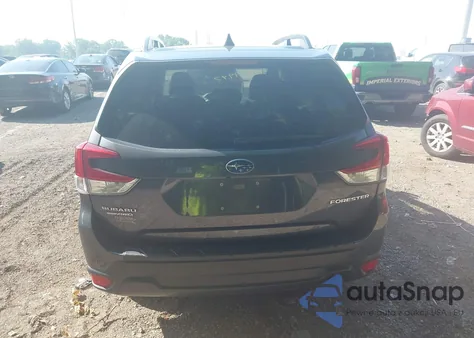 2020 Subaru Forester Premium z USA, uszkodzony, nr VIN JF2SKAJC8LH425975